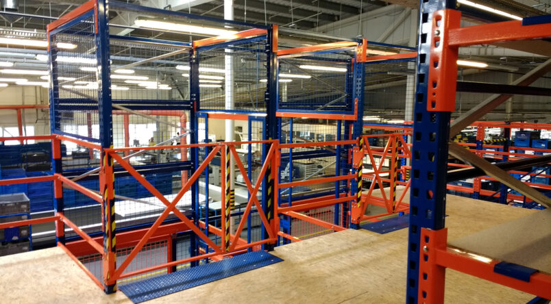 mezoninni-stelazhi-1